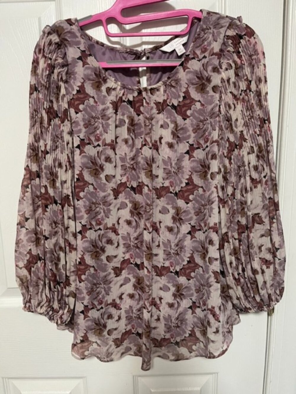 Woman's Flowy Pink/Mauve Blouse